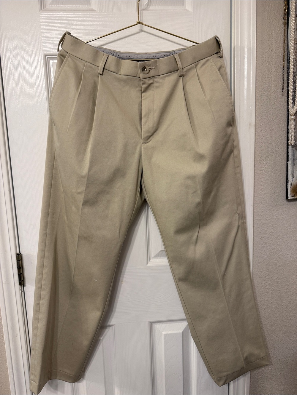 Haggar Pleated Chinos in Light Khaki